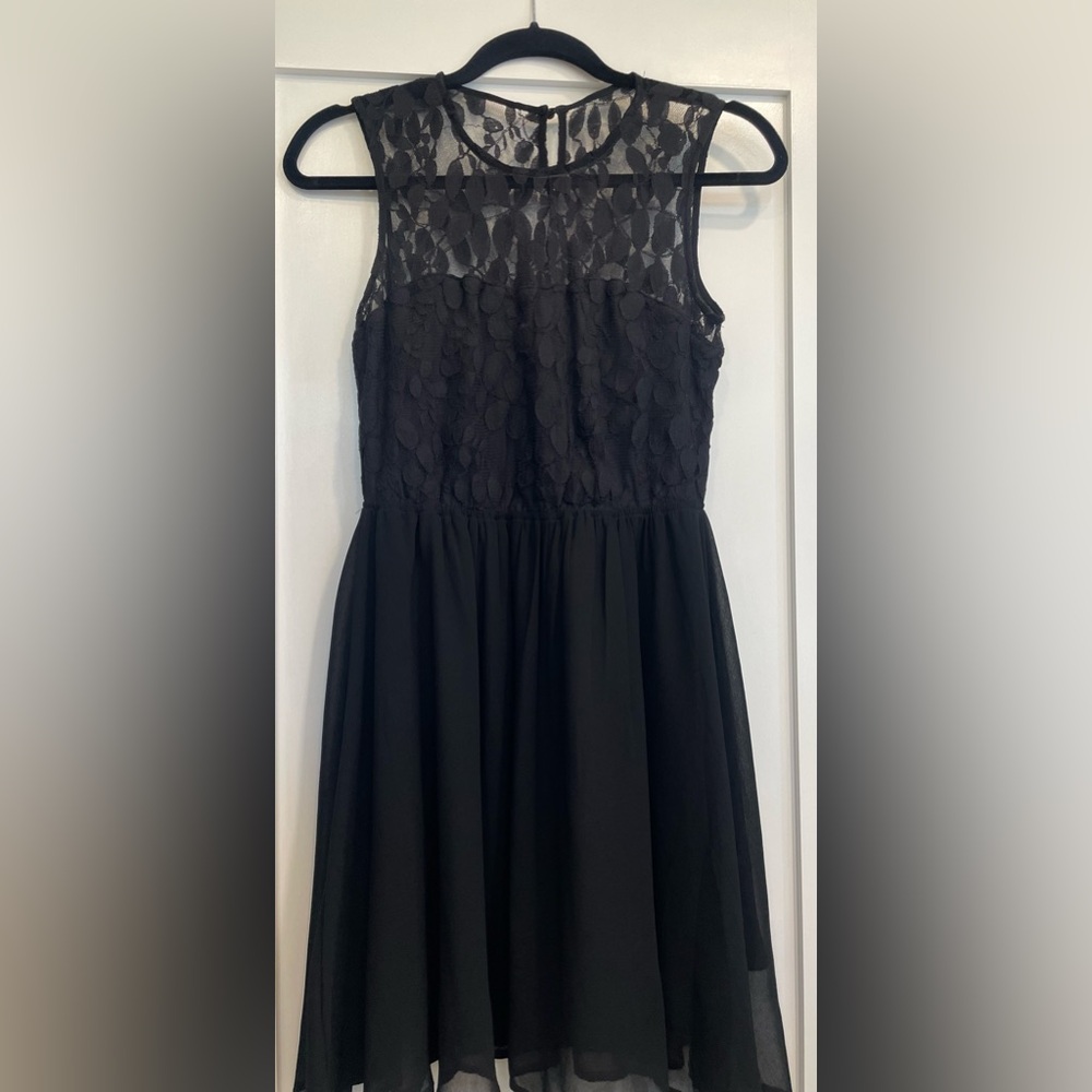Freebird Short Sleeveless Black Dress with Lace Small